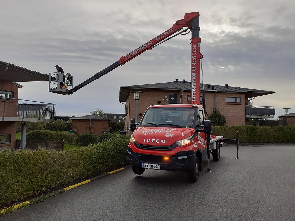 Liftservice arbejde