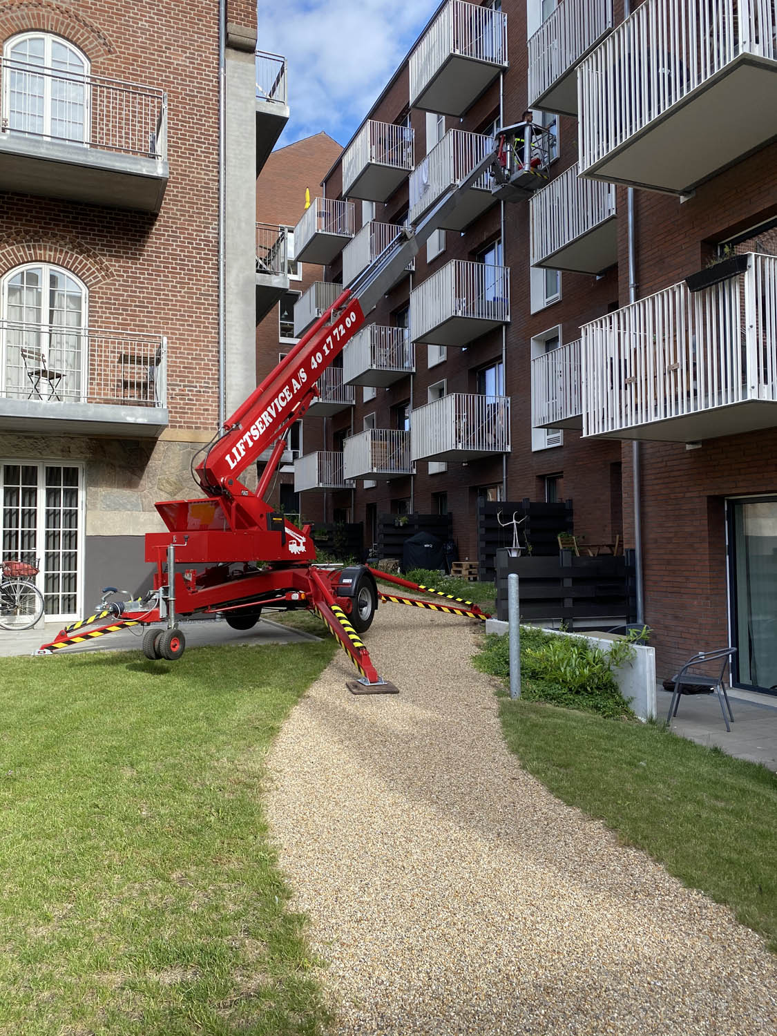 Denka - 18 Trailer Lift